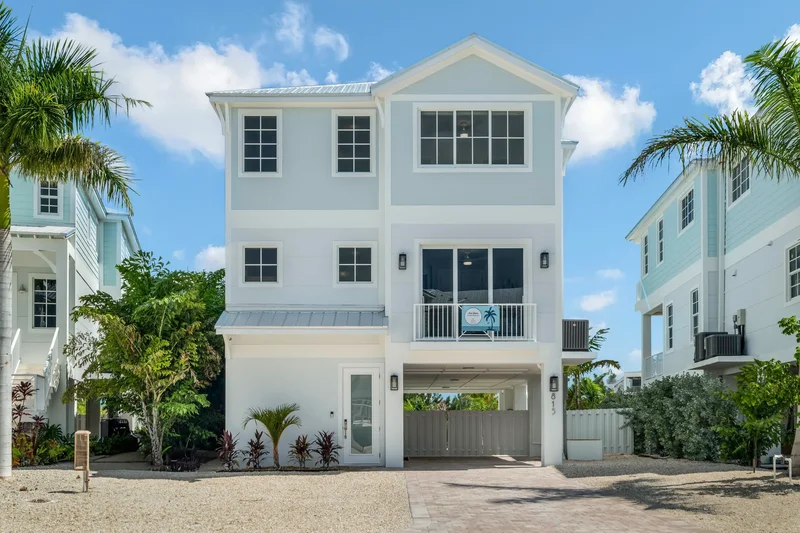 4 Bedrooms Single Family Detached