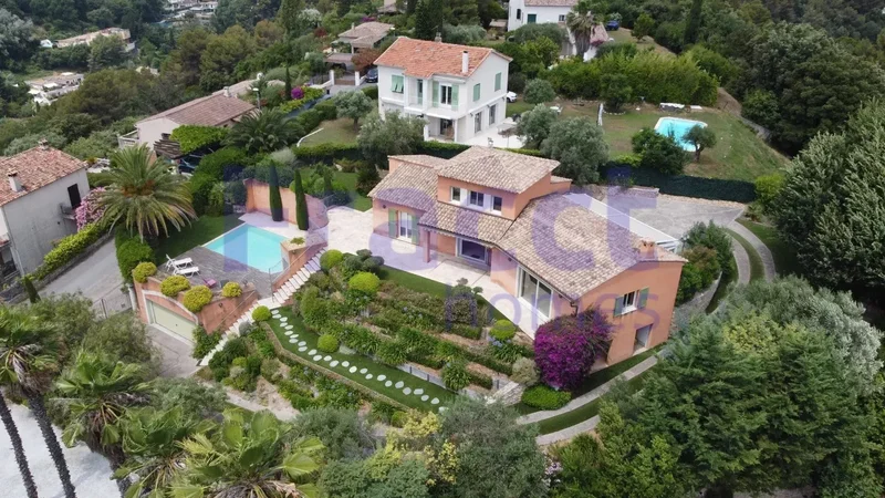 Elegant 4-Bedroom Villa on Expansive Plot – French Riviera Views, Cagnes-sur-Mer