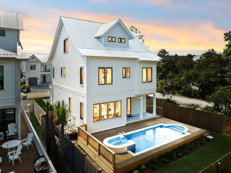 Single Family Residence in Santa Rosa Beach