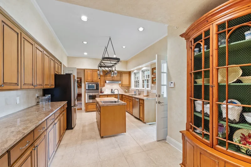 820 Kenmore Road , Chapel Hill, NC 27514, Chapel Hill, North Carolina, United States. - Photo 30