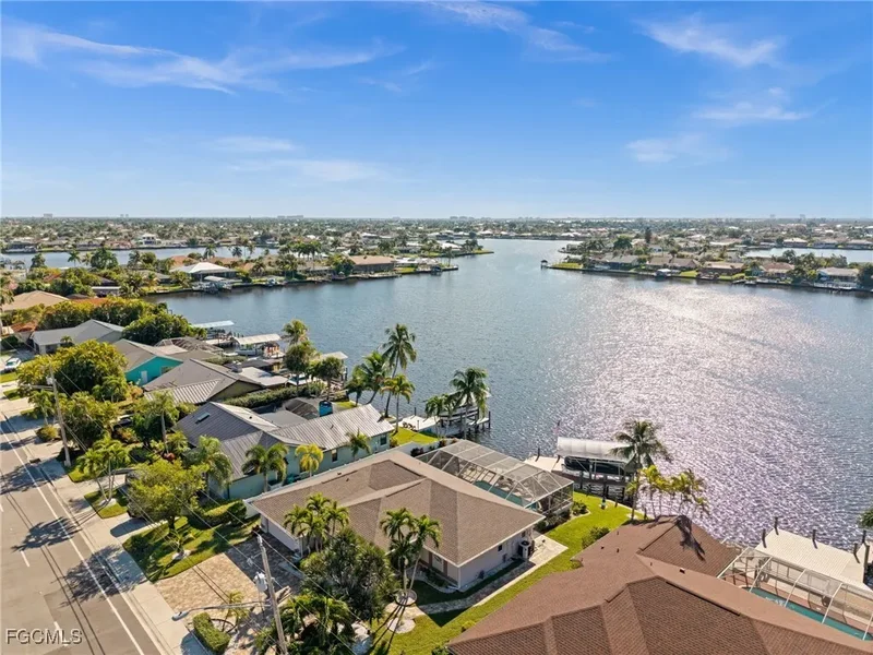 626 Cape Coral Parkway W, Cape Coral, FL 33914, Cape Coral, Florida, United States. - Photo 36