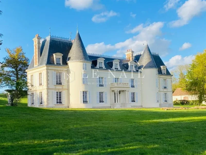 17th/19th Century Chateau in the Perche Region on 86,5 Acres of parkland