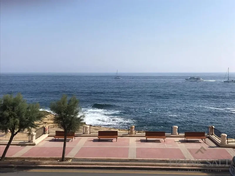 Sliema, Seafront Furnished Apartment