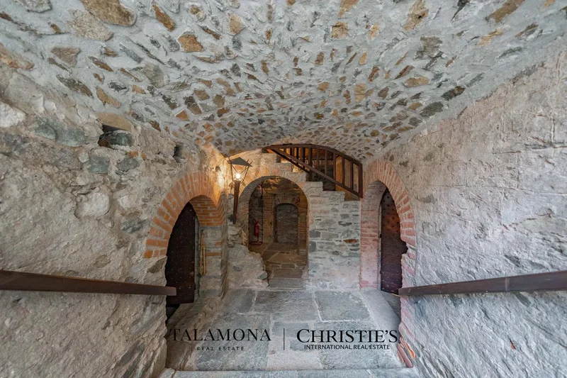 Montalto Dora, Italy. - Photo 80