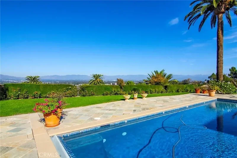 18933 La Montana Place, Los Angeles, California, United States. - Photo 59