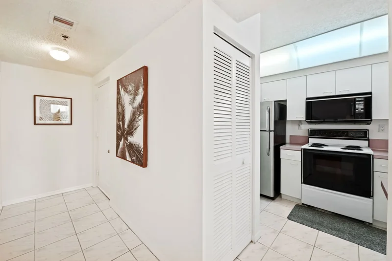18260 N Bay Rd Unit# 320, Sunny Isles Beach, FL 33160, Golden Beach, Florida, United States. - Photo 11