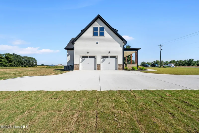 2560 Lassiter Road, Four Oaks, North Carolina, United States. - Photo 3