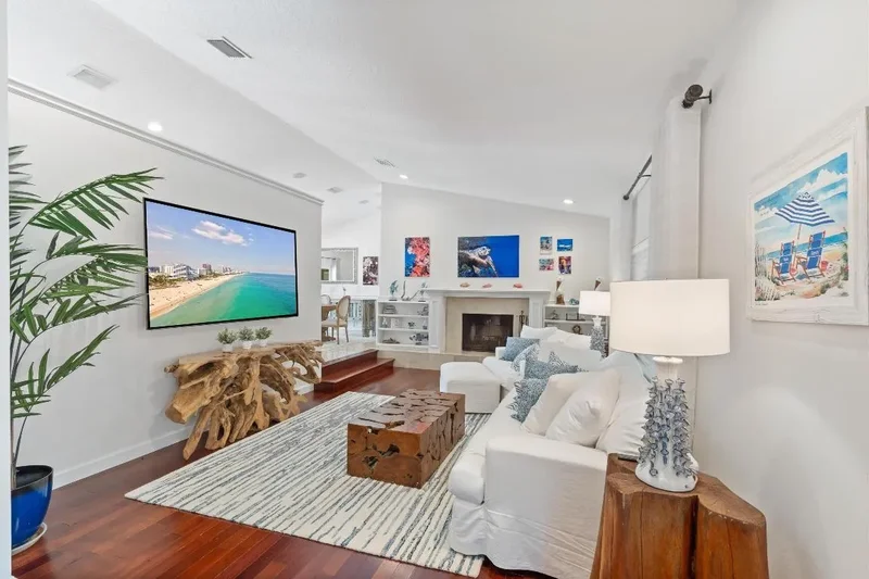 830 NE Boca Bay Colony Drive, Boca Raton, Florida, United States. - Photo 23