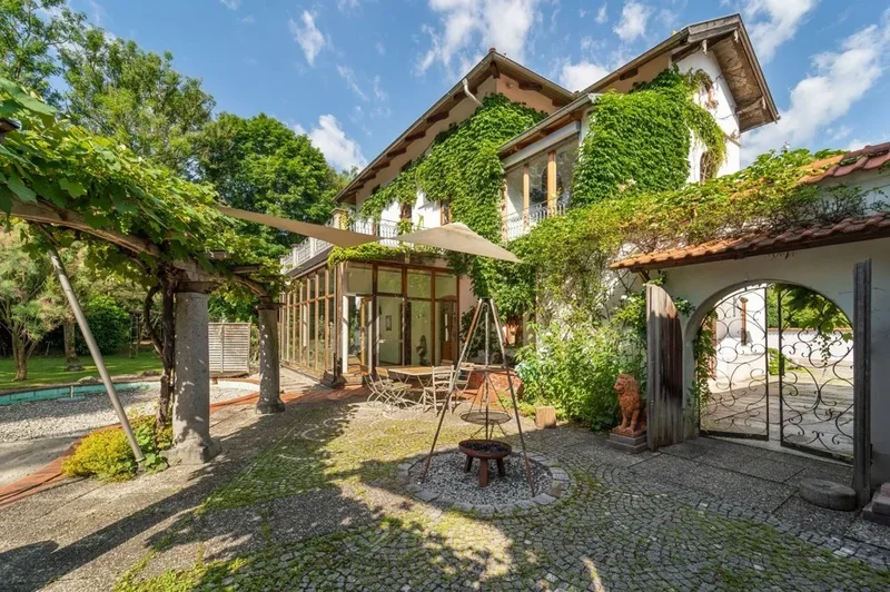 Garching an der Alz, Bavaria, Germany. - Photo 14