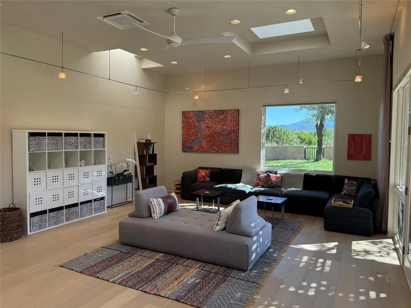 915 Old Santa Fe Trail , Santa Fe, NM 87505, Santa Fe, New Mexico, United States. - Photo 18