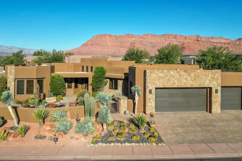 Warm & Inviting Snow Canyon Home With Designer Finishes And Stunning Views