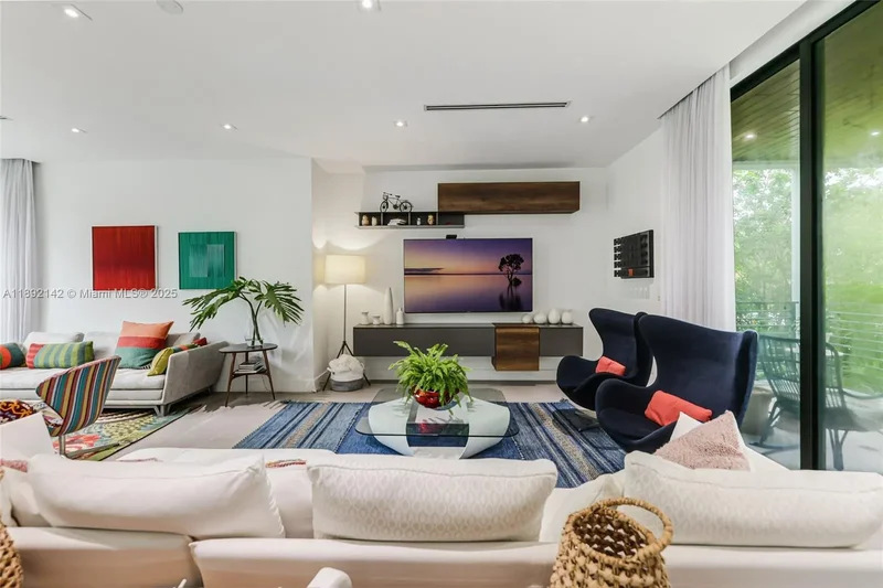 445 Ridgewood Rd, Key Biscayne, Florida, United States. - Photo 2