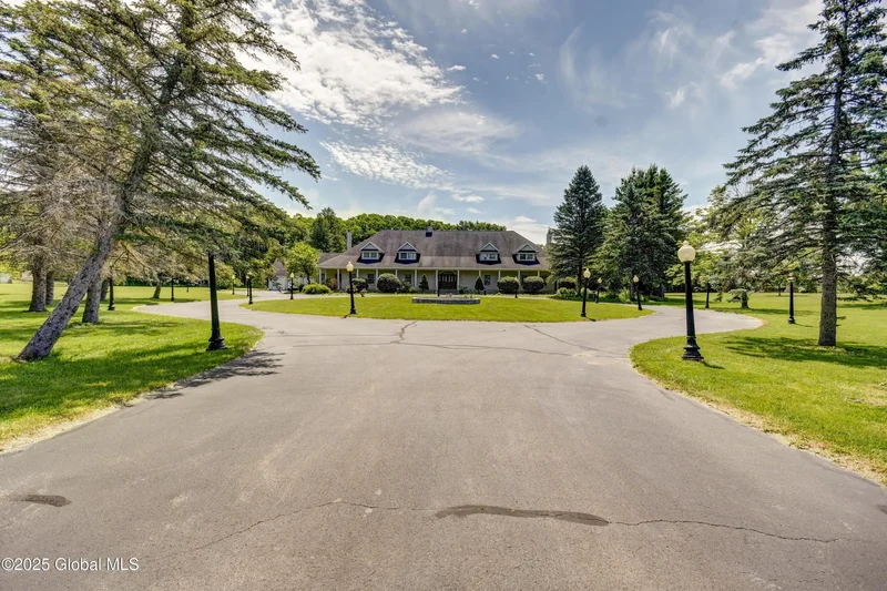 9 University Place, Amsterdam, NY 12010, Amsterdam, New York, United States. - Photo 93