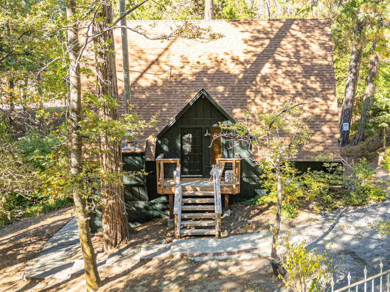 385 Birchwood Drive , Lake Arrowhead, CA 92352, Lake Arrowhead, California, United States. - Photo 24