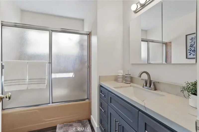 451 Margo, Signal Hill, California, United States. - Photo 28