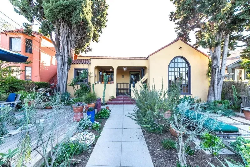 2309 Vista Gordo Drive, Los Angeles, California, United States. - Photo 4
