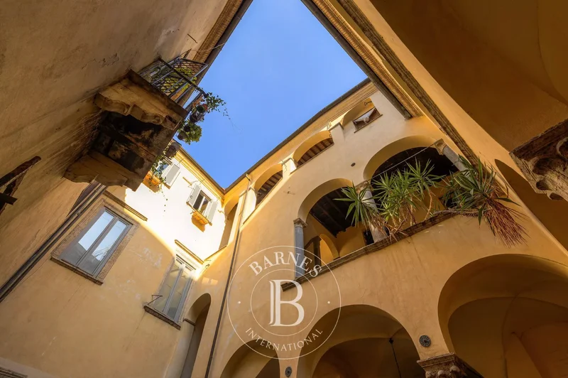 Vicolo Savelli, Rome, Lazio, Italy. - Photo 25