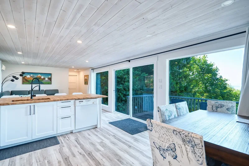 7949 Redrooffs Road, Halfmoon Bay, BC V7Z 1C6, Halfmoon Bay, British Columbia, Canada. - Photo 17