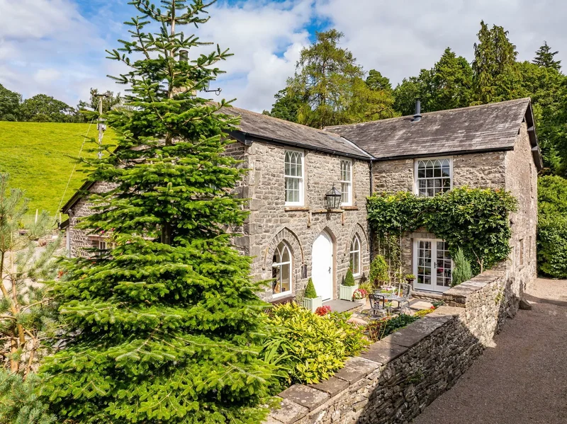 5 bedroom Detached House for sale in Sedbergh