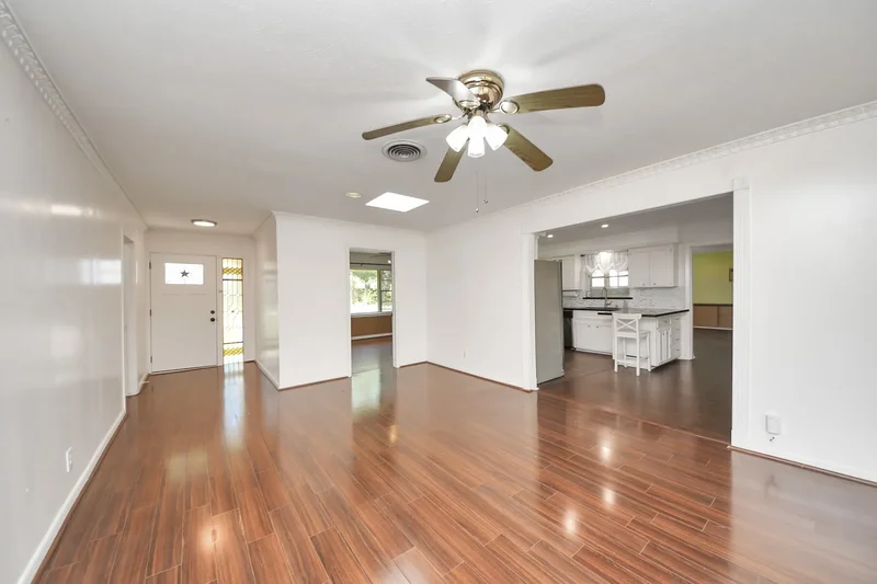 850 Pecanwood Lane, Houston, TX 77024, Houston, Texas, United States. - Photo 41