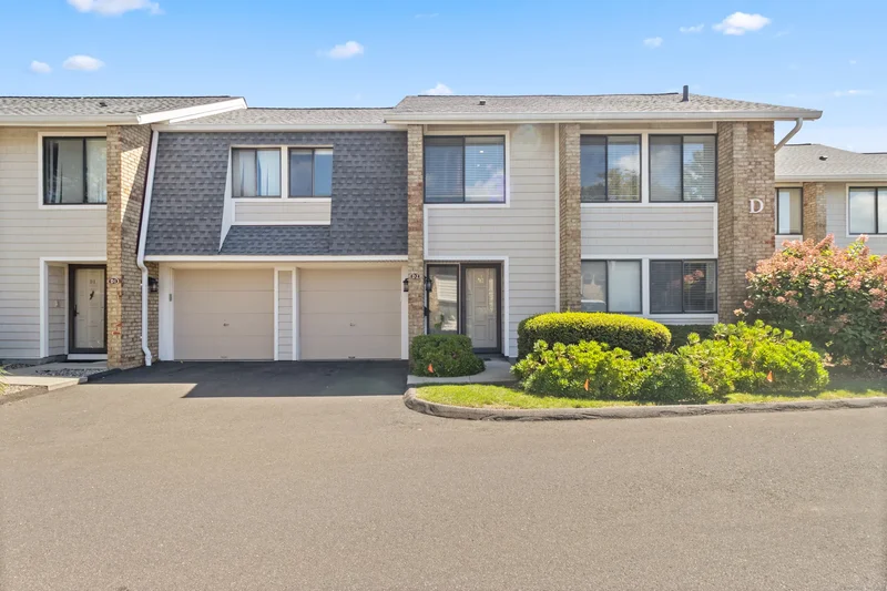 199 Gregory Boulevard #Apt D2, Norwalk, CT 06855 MLS#:24121290