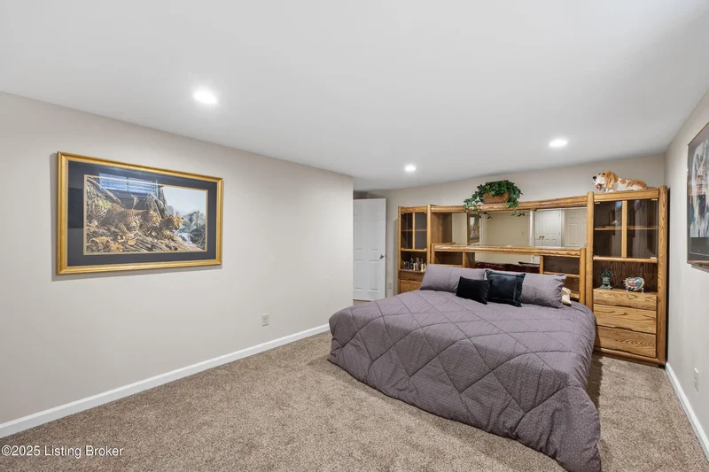 1027 Garden Creek Cir, Louisville, KY 40223, Watterson Park, Kentucky, United States. - Photo 40