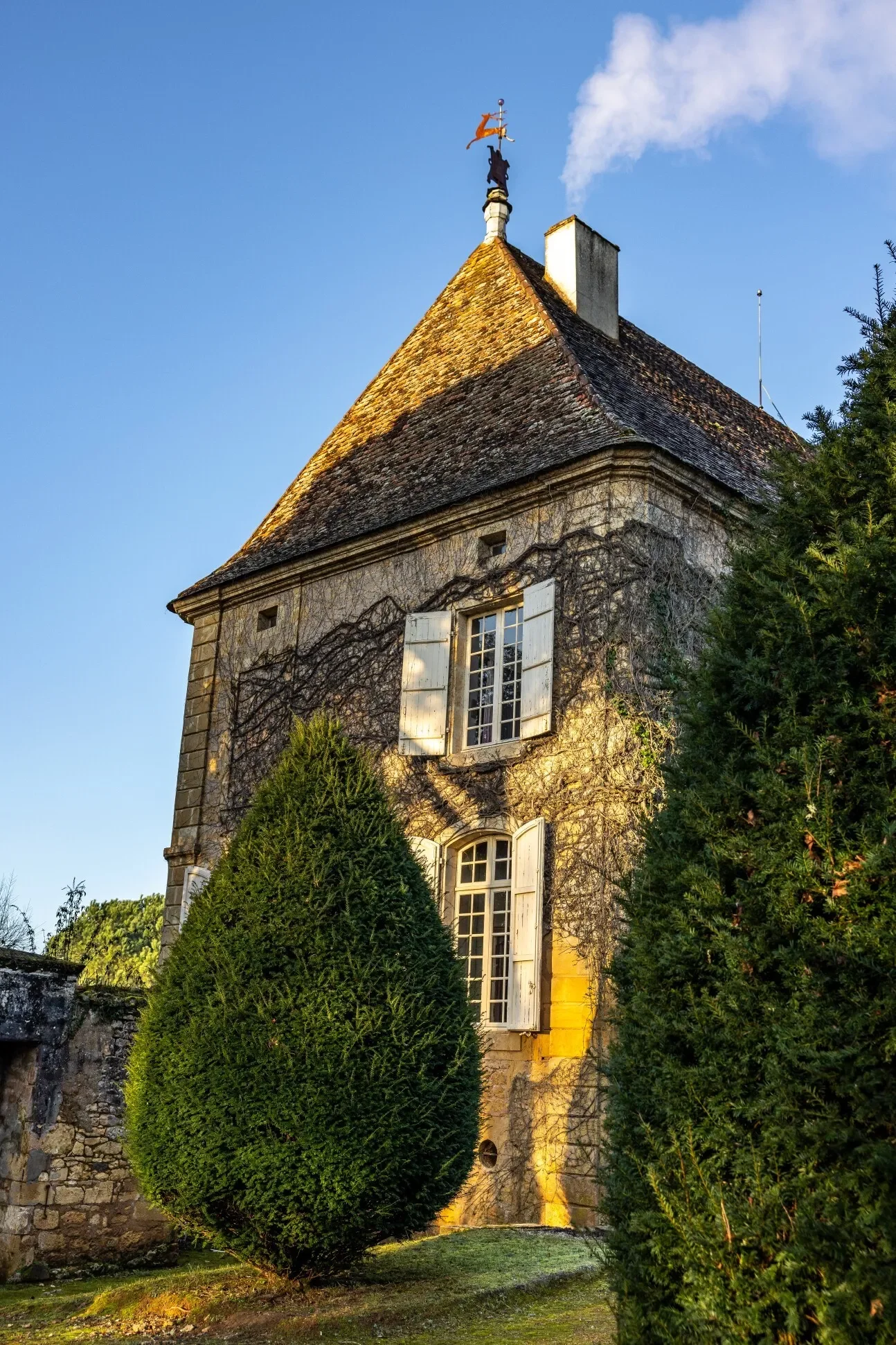 Exterior photo 4