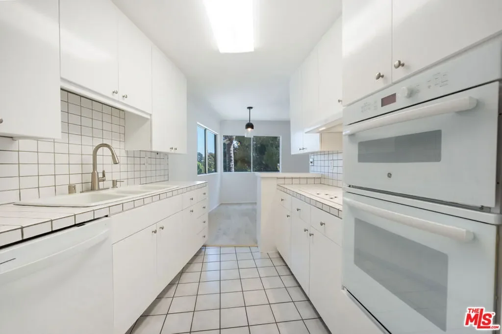 222 7th Street 301, Santa Monica, California, United States. - Photo 4
