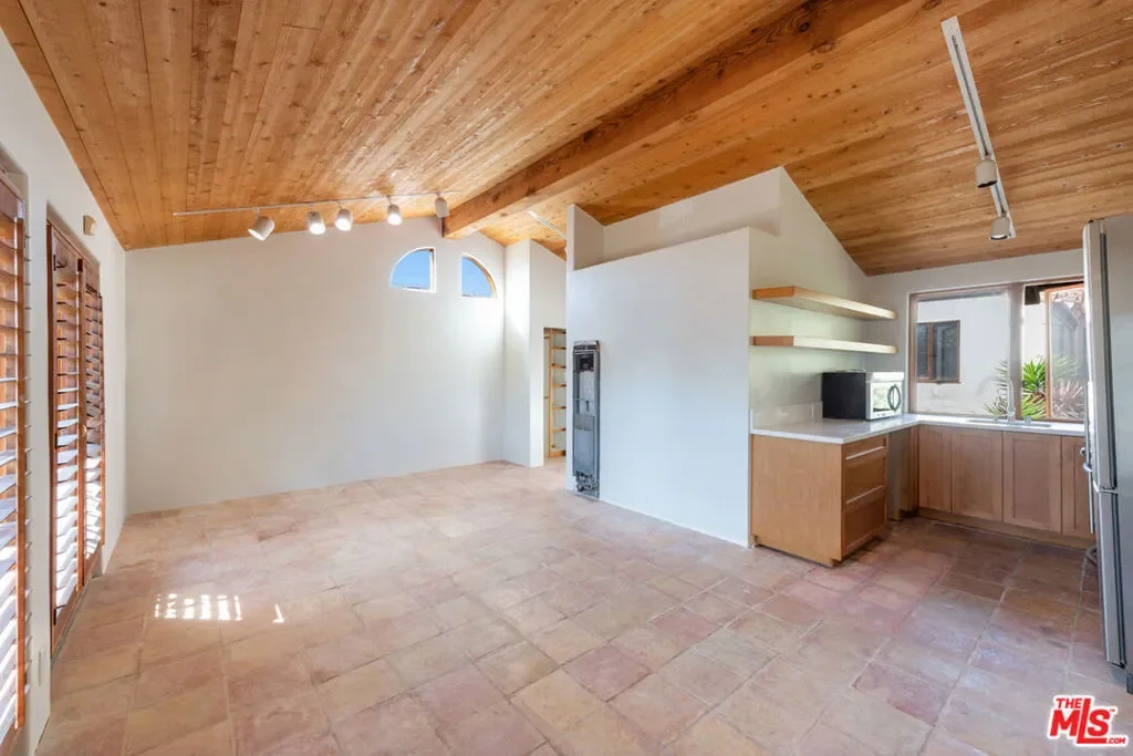 23351 Malibu Colony Road 108a, Malibu, California, United States. - Photo 19