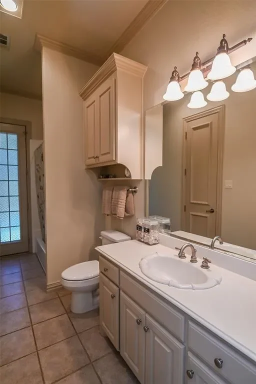 702 Sussex Court, Grapevine, Texas, United States. - Photo 17