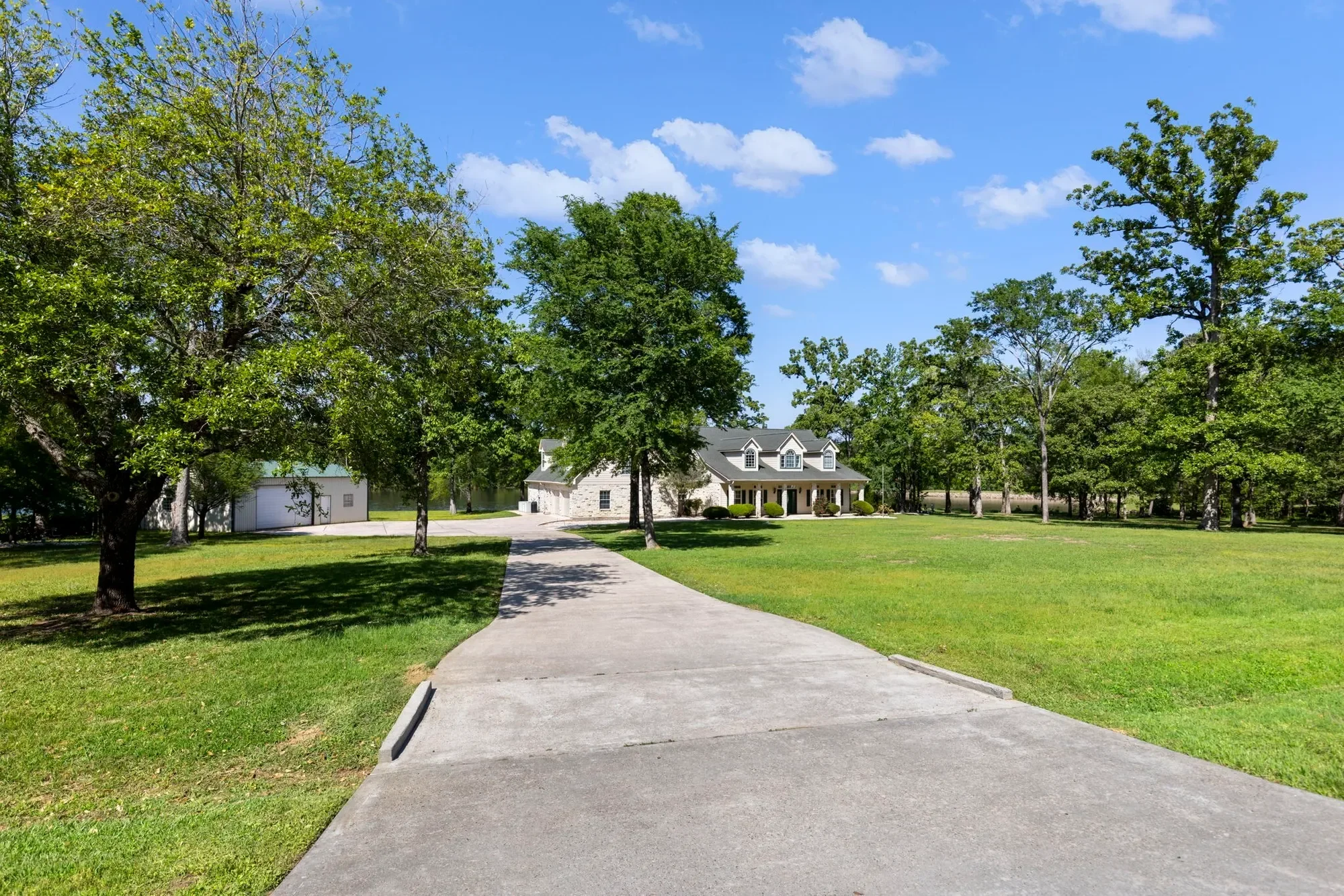 132 Lyndsey Drive, Montgomery, TX 77316, Montgomery, Texas, United States. - Photo 13