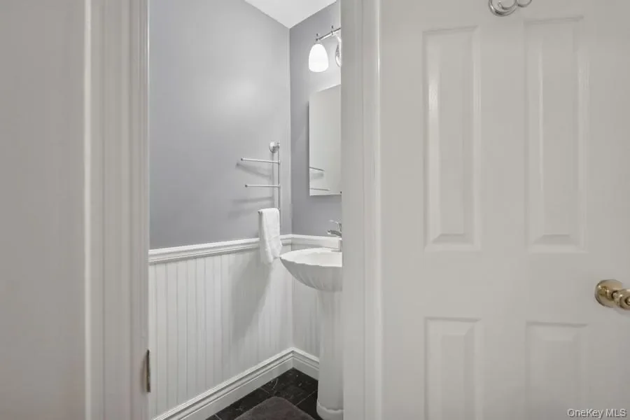 258 Church Lane, Aquebogue, New York, United States. - Photo 19