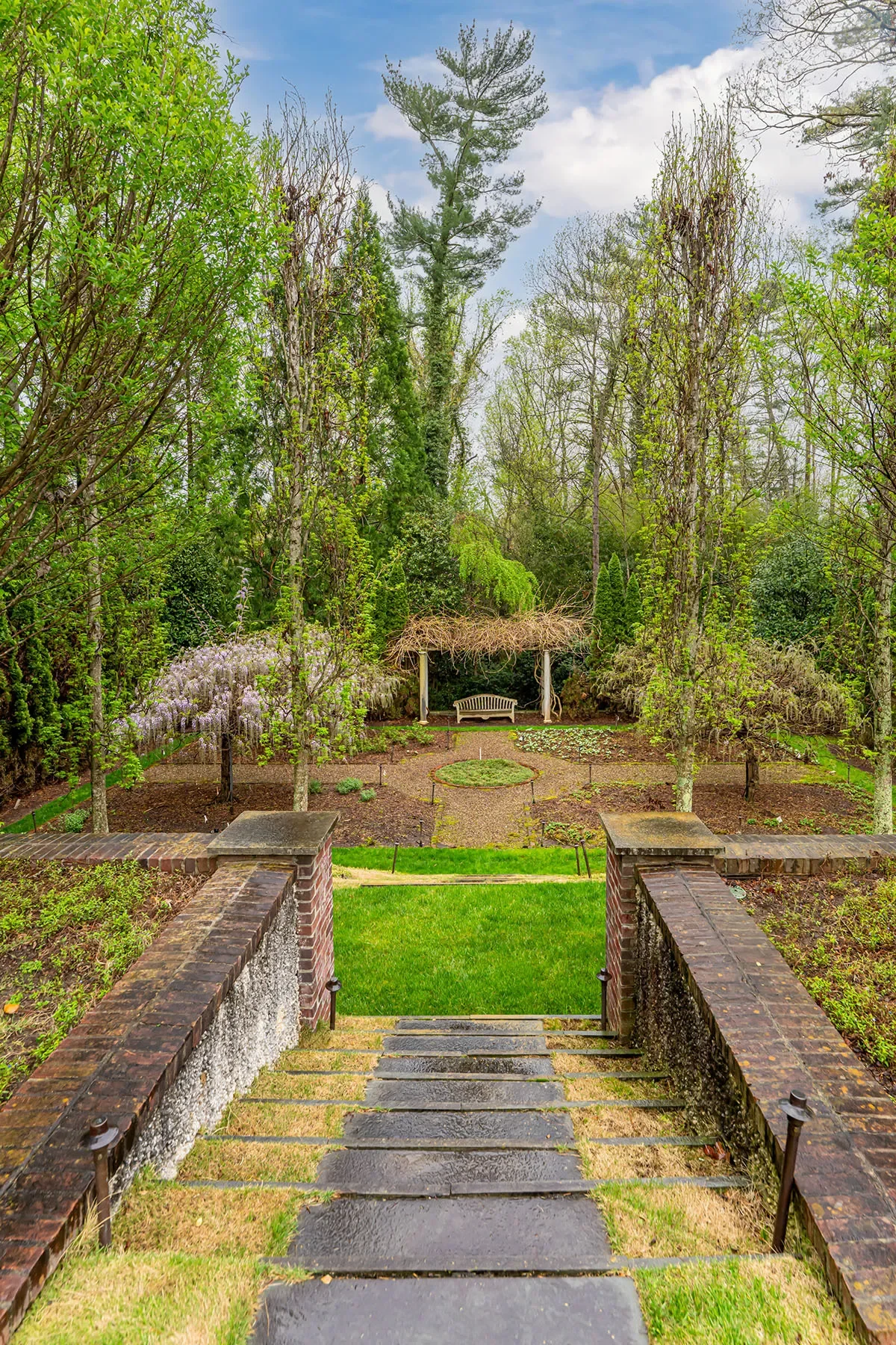 31 Busbee Road, Asheville, NC 28803, Asheville, North Carolina, United States. - Photo 36