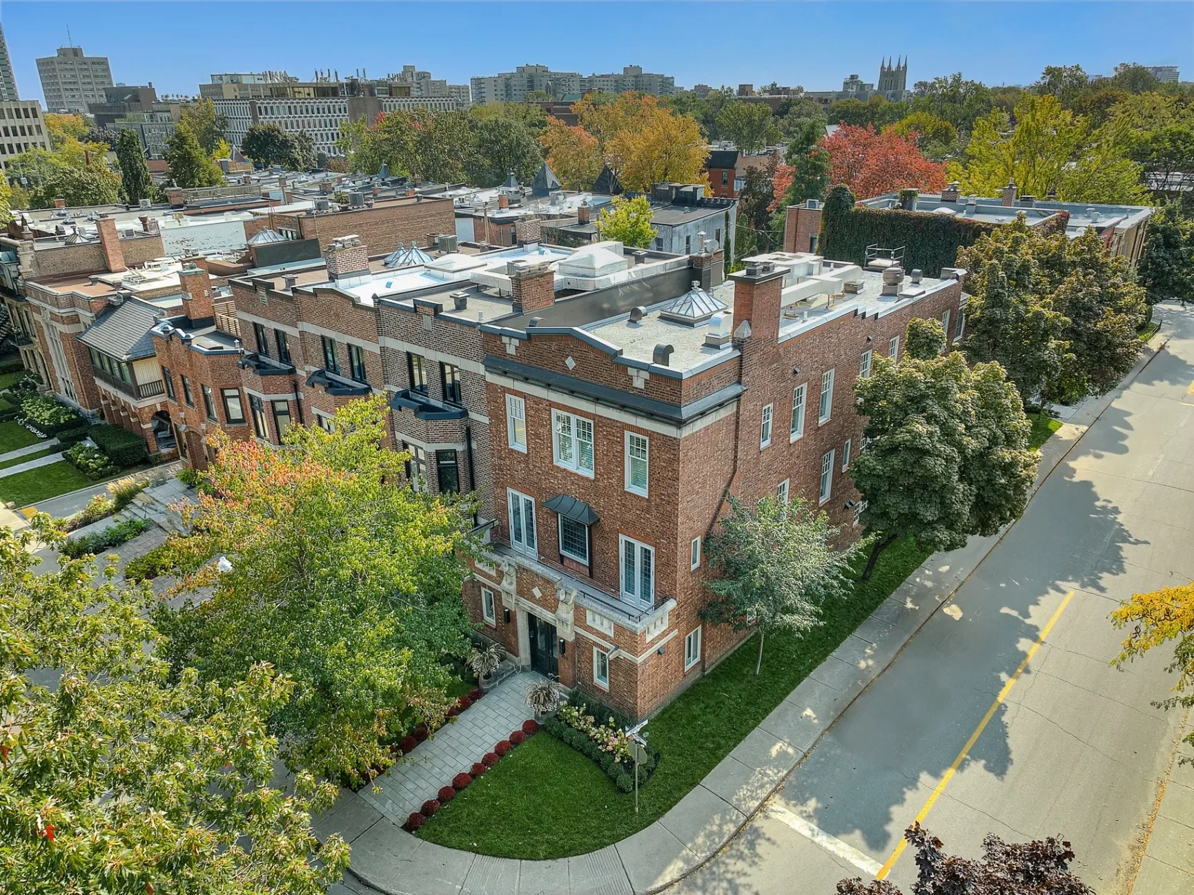 Exterior photo 4