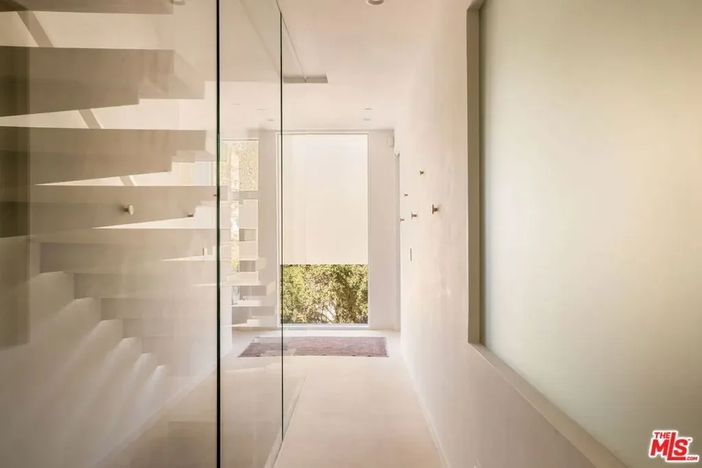 2407 San Marco Drive, Los Angeles, California, United States. - Photo 3