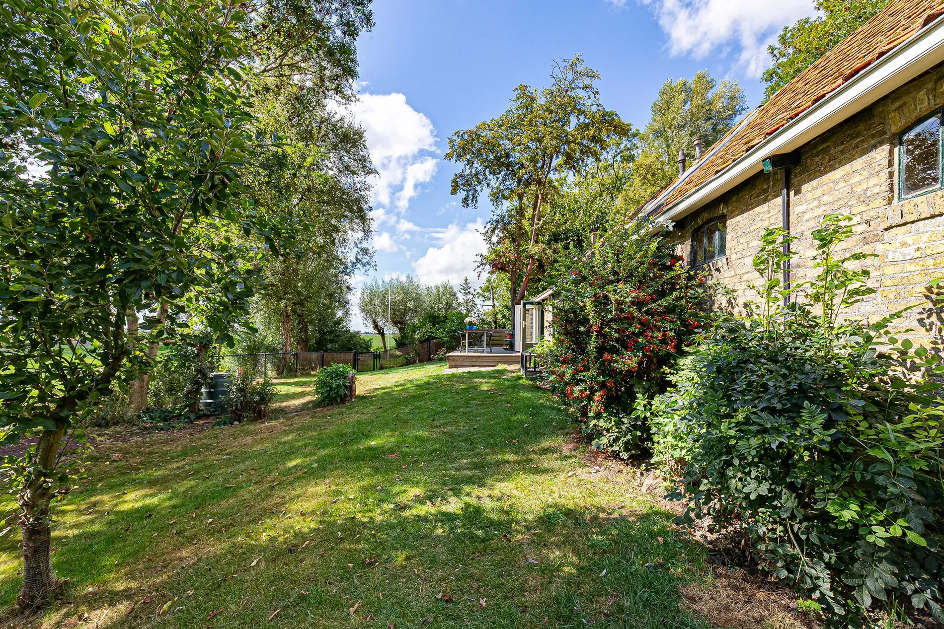 Exterior photo 12
