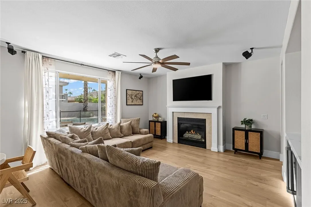700 Pinnacle Heights Lane, Las Vegas, Nevada, United States. - Photo 12