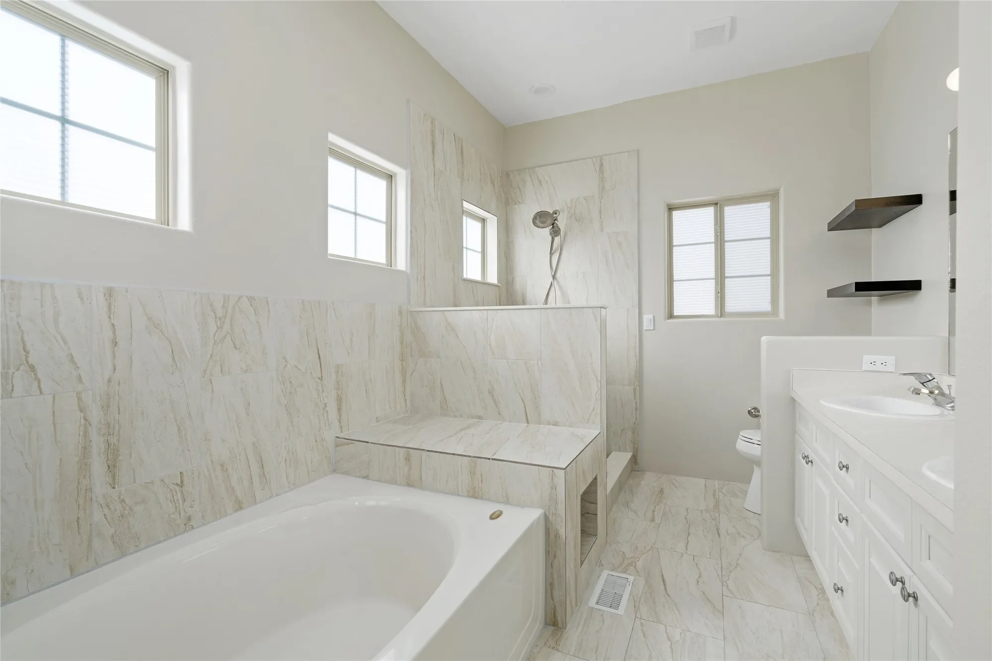 Gallery photo 10