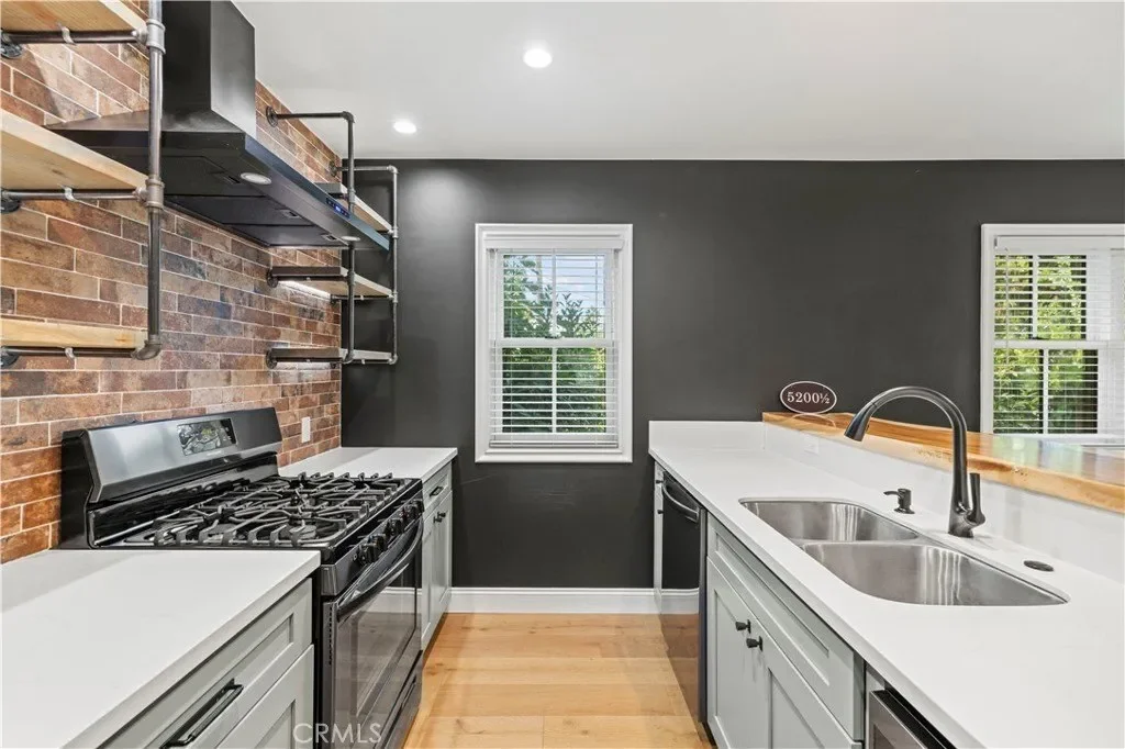 5200 Collier Place, Woodland Hills, CA, 91364, USA, Los Angeles, California, United States. - Photo 45