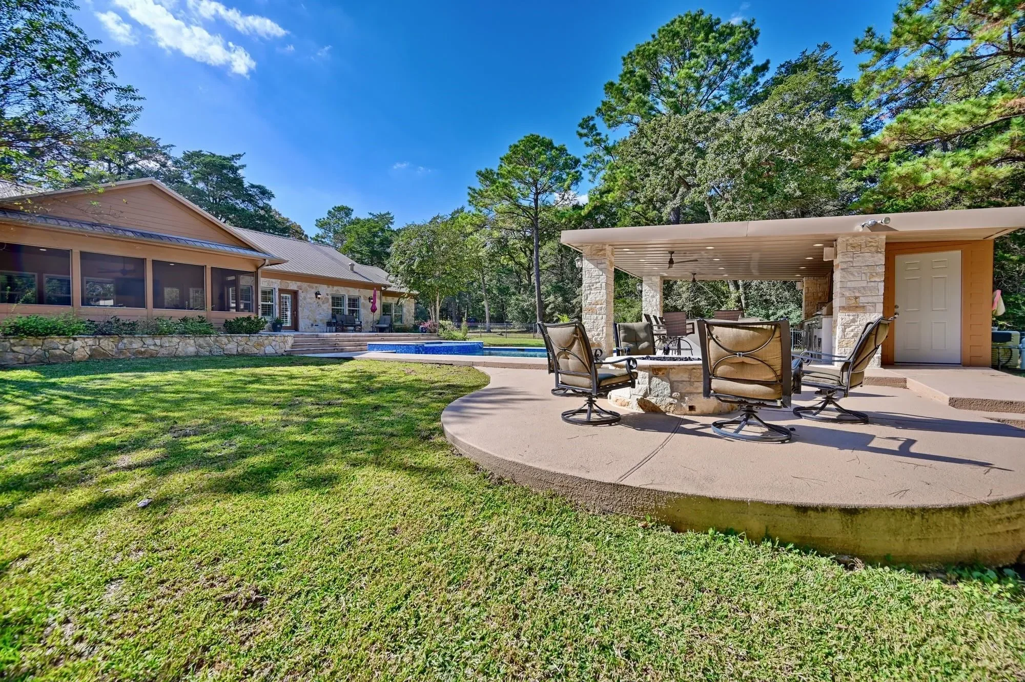 404 Saint Andrews Drive, New Ulm, Texas, United States. - Photo 14
