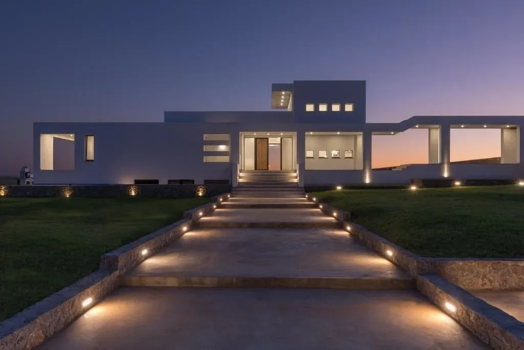 Exterior photo 8