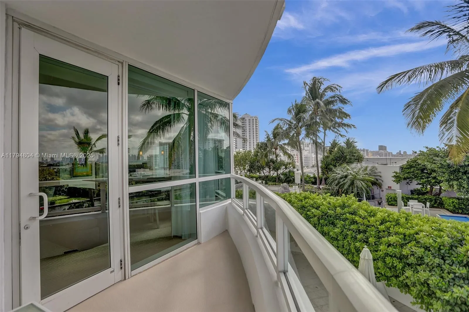 4401 Collins Ave 814, Miami Beach, Florida, United States. - Photo 5