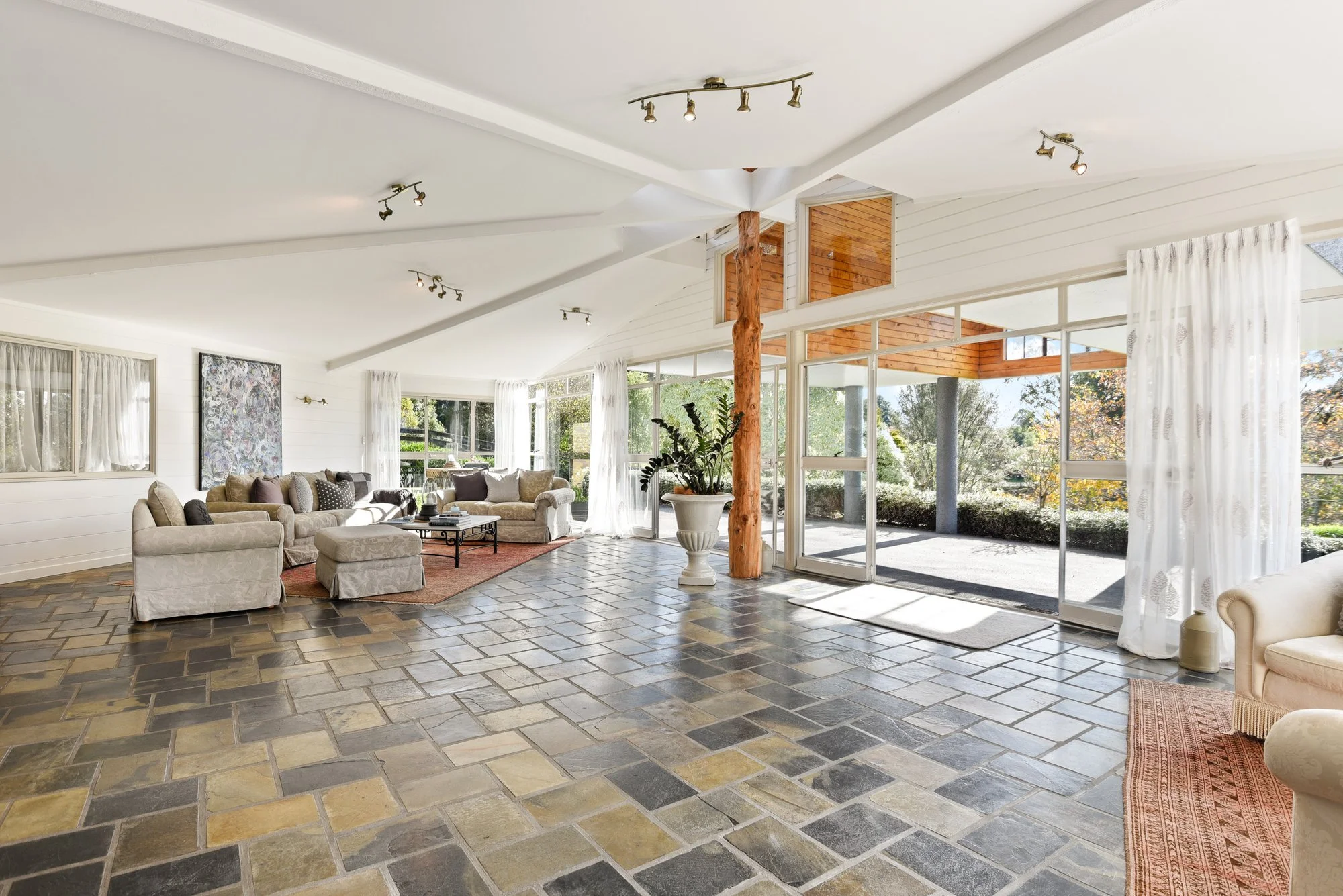 Gallery photo 8