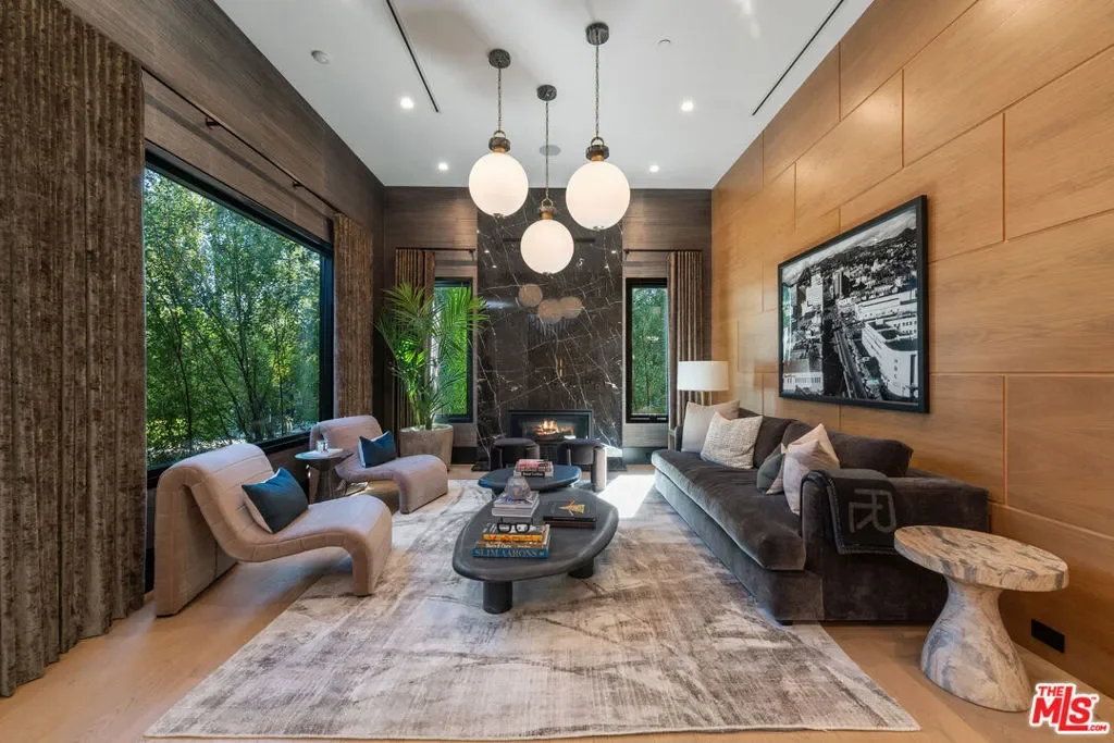 17228 Otsego Street, Los Angeles, California, United States. - Photo 16