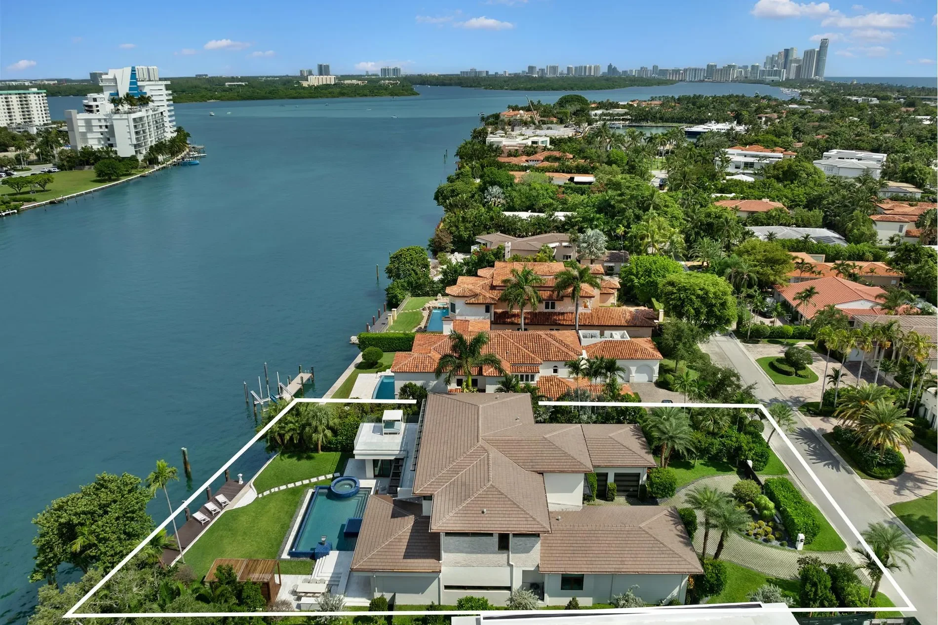 100 Bal Bay Dr, Bal Harbour, Florida, United States. - Photo 38
