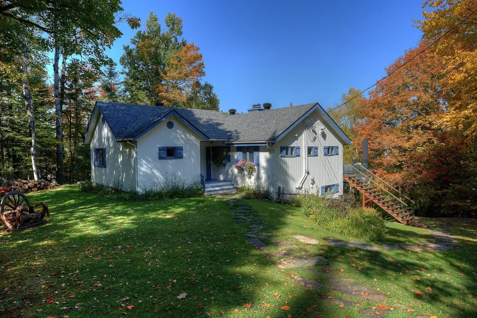 Exterior photo 3