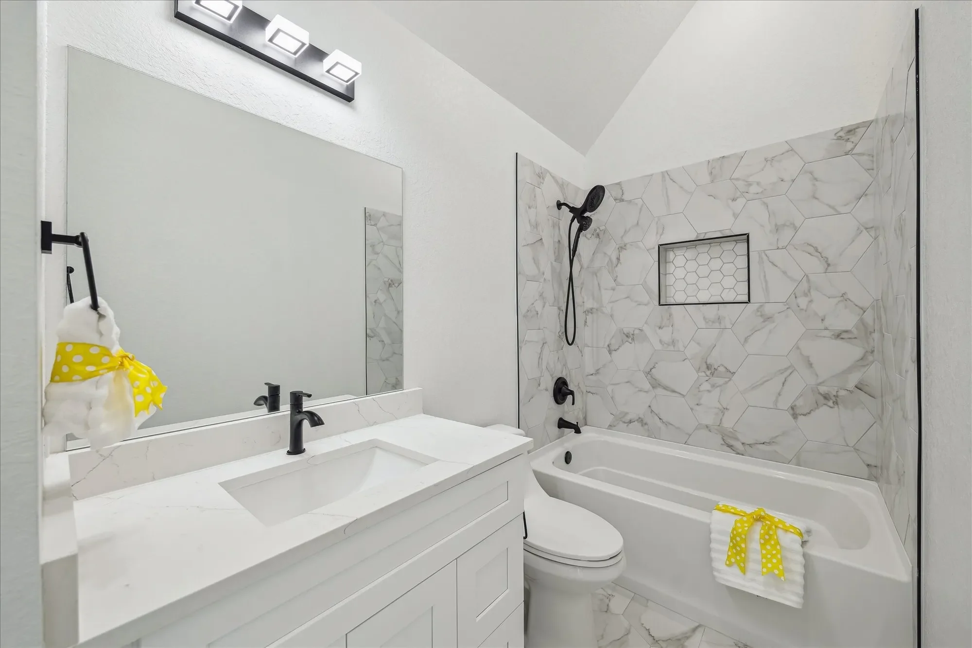83 Bent Tree Lane, Montgomery, TX 77356, Montgomery, Texas, United States. - Photo 27