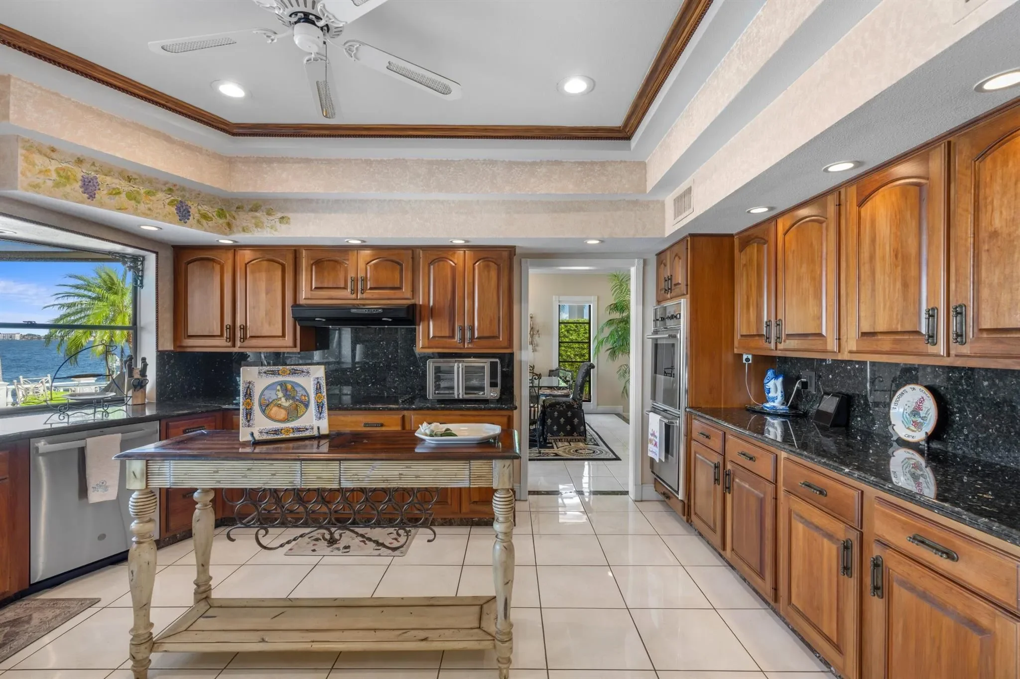1010 Pine Point Road, Riviera Beach, Florida, United States. - Photo 30