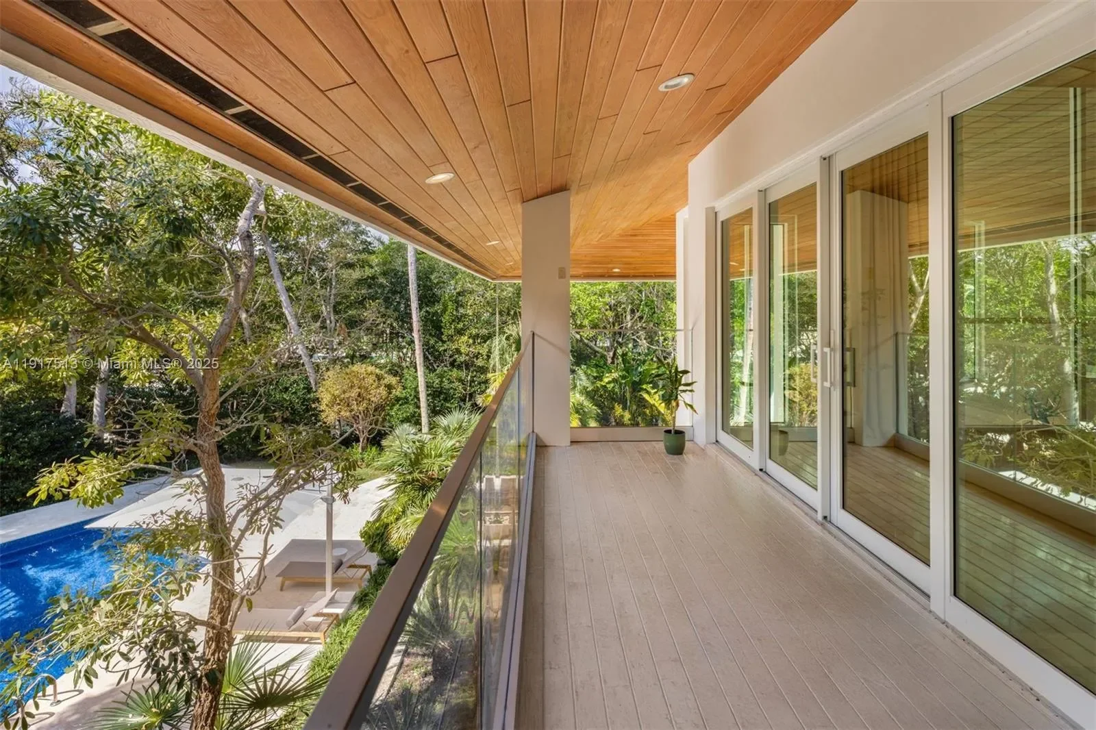 7150 W Lago Dr, Miami, Florida, United States. - Photo 20