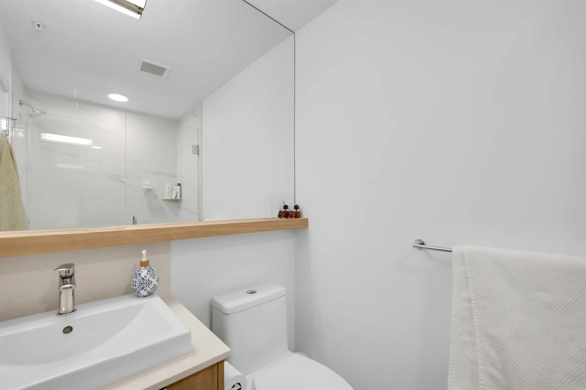 1365 Victoria Street 607, Squamish, British Columbia, Canada. - Photo 5